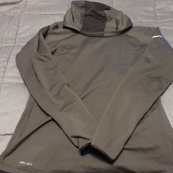 Nike Tops - Women's nike pro hoodie